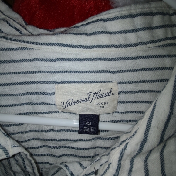 Ladies blouse - Picture 2 of 2